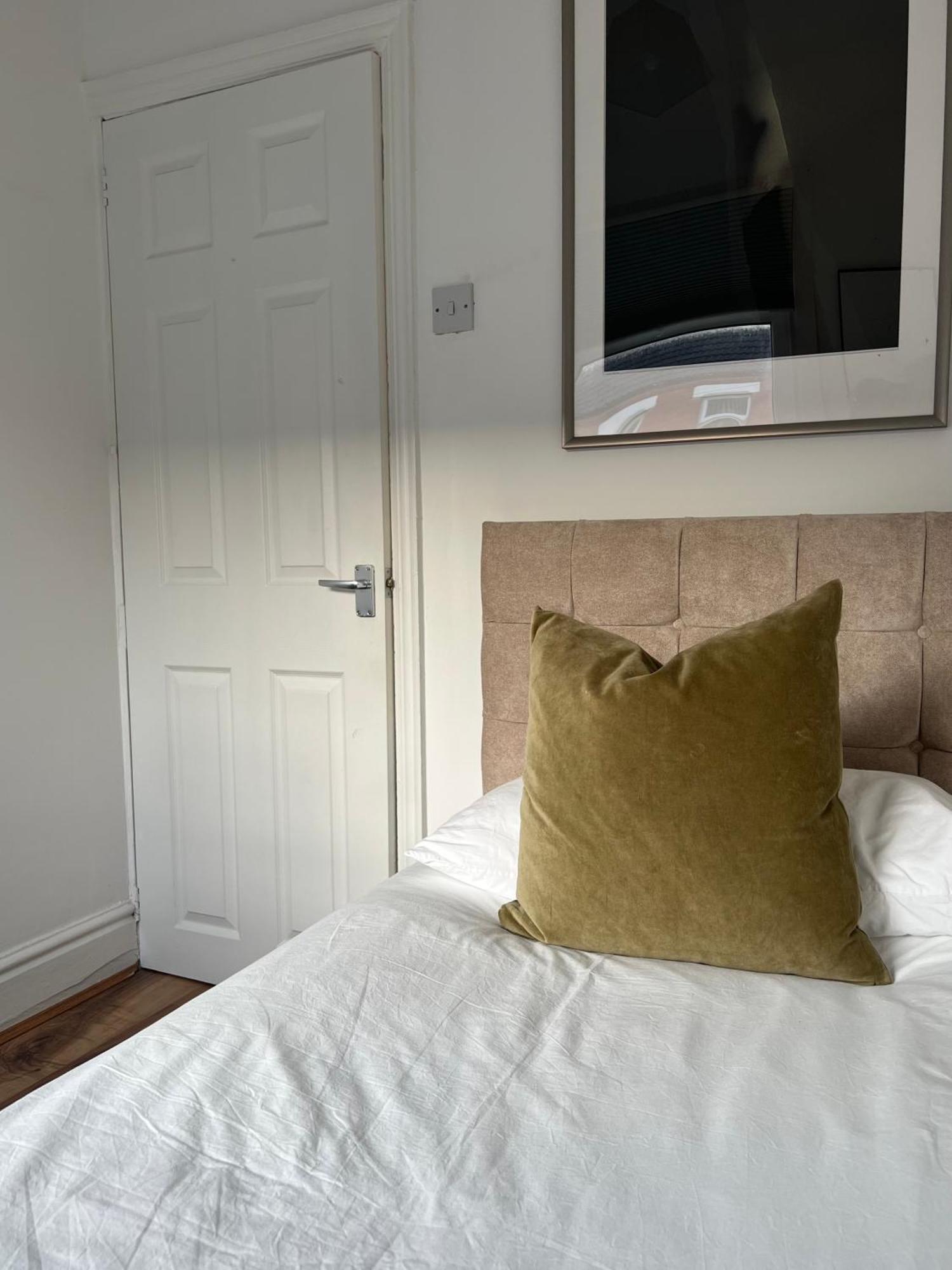 2025 Award Winner Ivy House - 4 Bedrooms * Liverpool